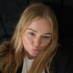 Meet your Posher, Krystal